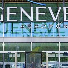 Mercedes V-Class for private Megève to Geneva airport transfer with Ultimate SUMMIT