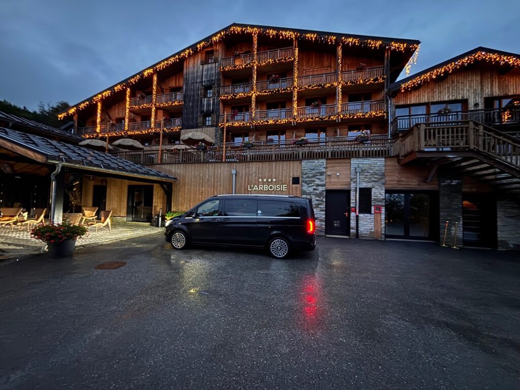 Megève to Chamonix transfer with Ultimate SUMMIT Mercedes V-Class